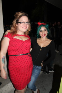 gurls (2) VG