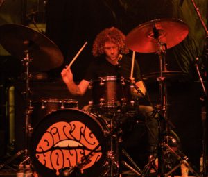 Dirty Honey (1115) vg